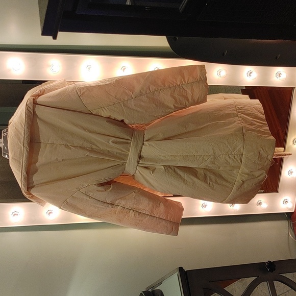 Beautiful Water Resistant Wrap Jacket! - Picture 4 of 6